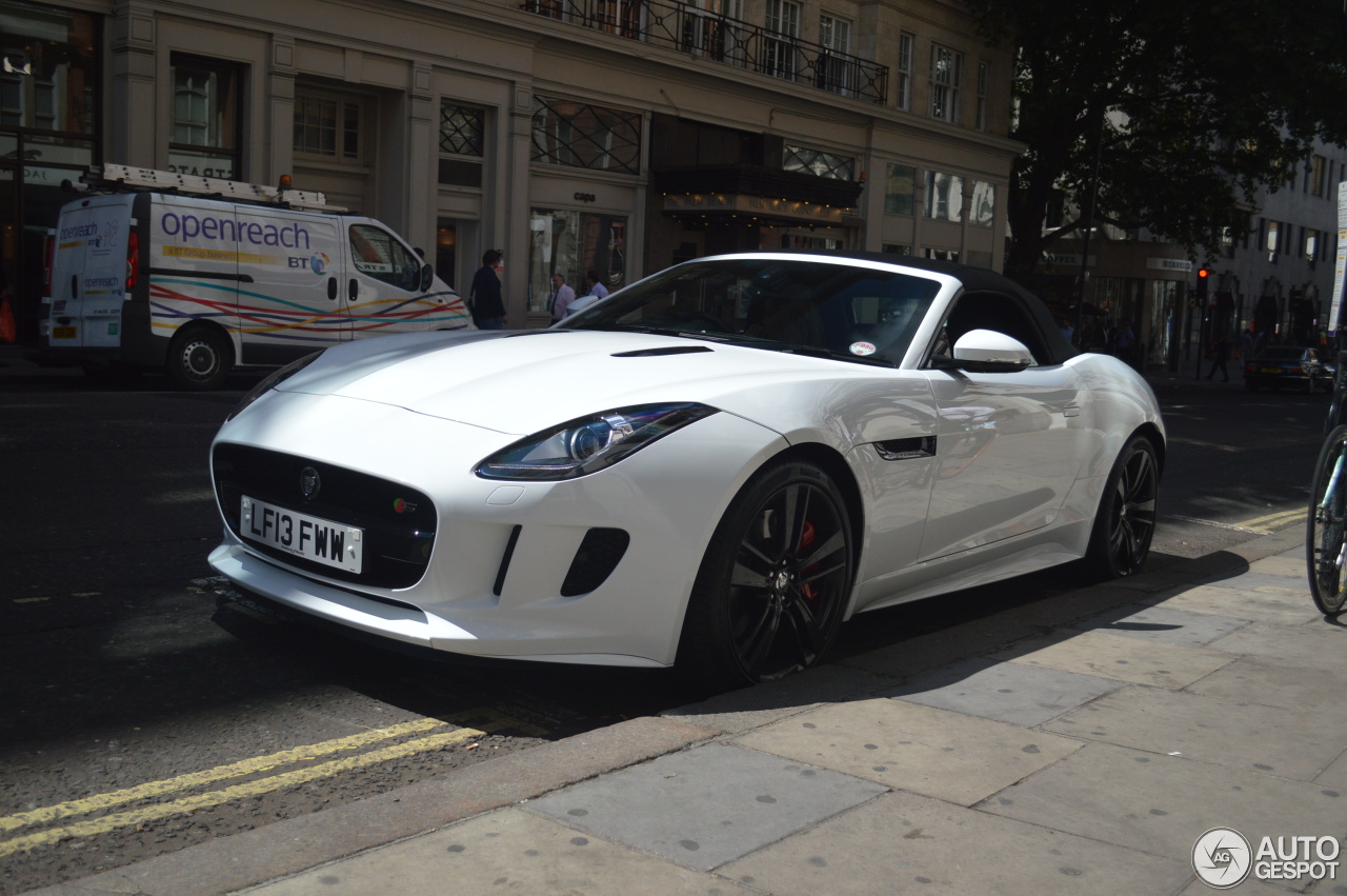 Jaguar F-TYPE S V8 Convertible