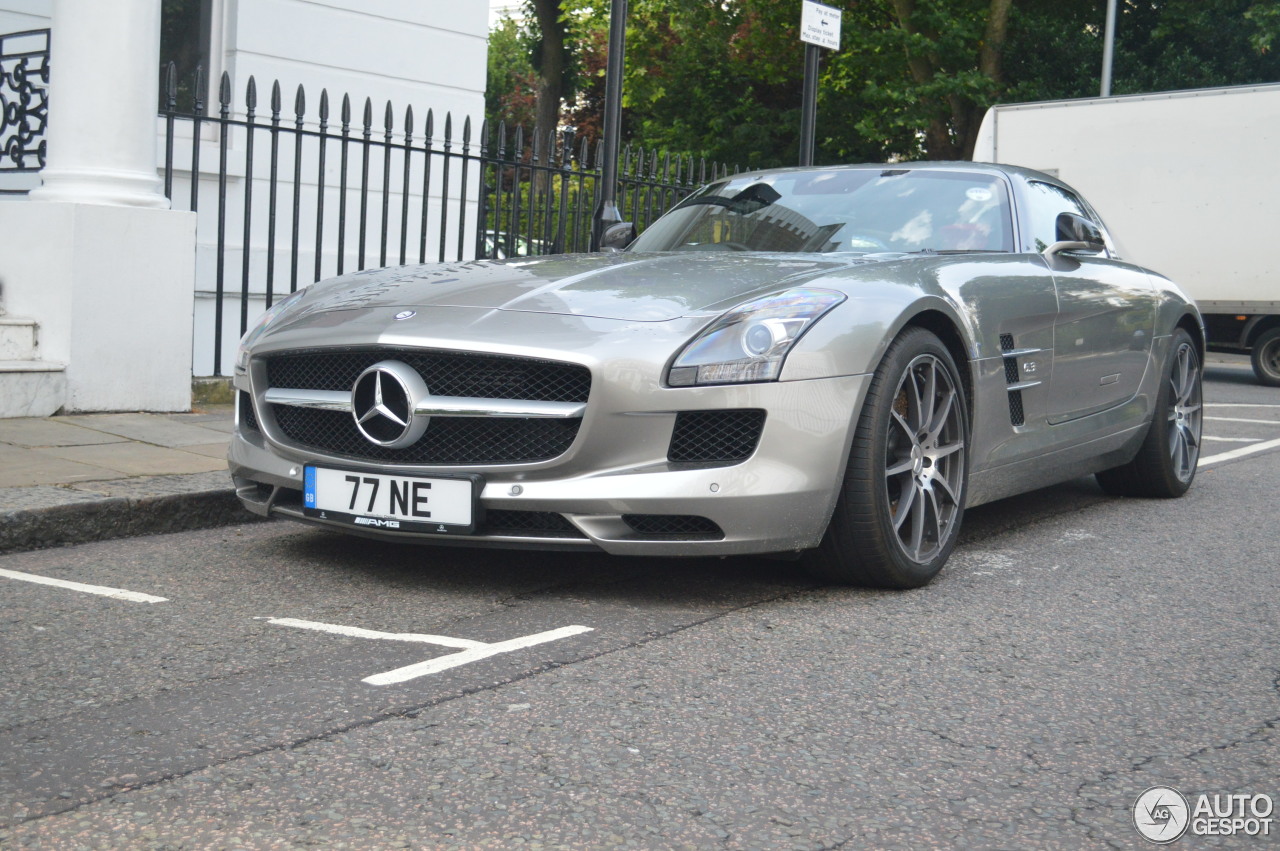 Mercedes-Benz SLS AMG