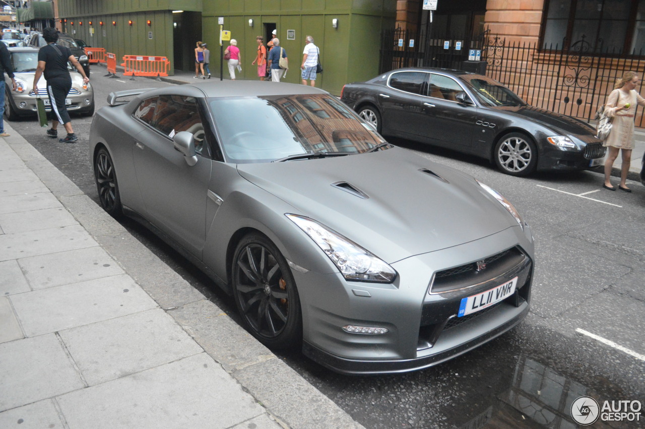 Nissan GT-R 2011