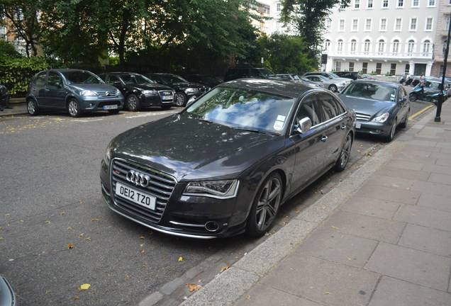 Audi S8 D4