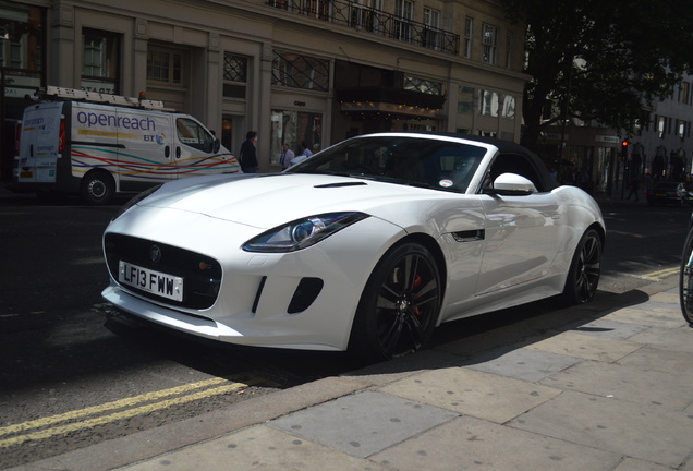 Jaguar F-TYPE S V8 Convertible