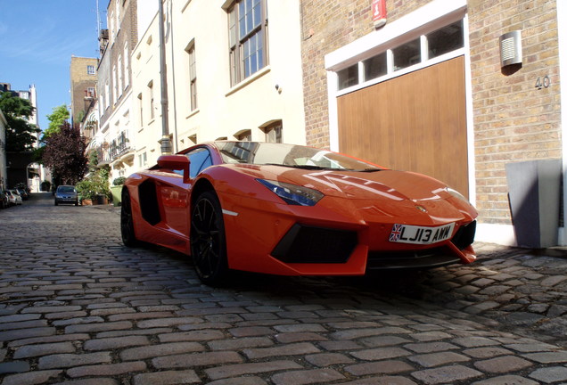 Lamborghini Aventador LP700-4