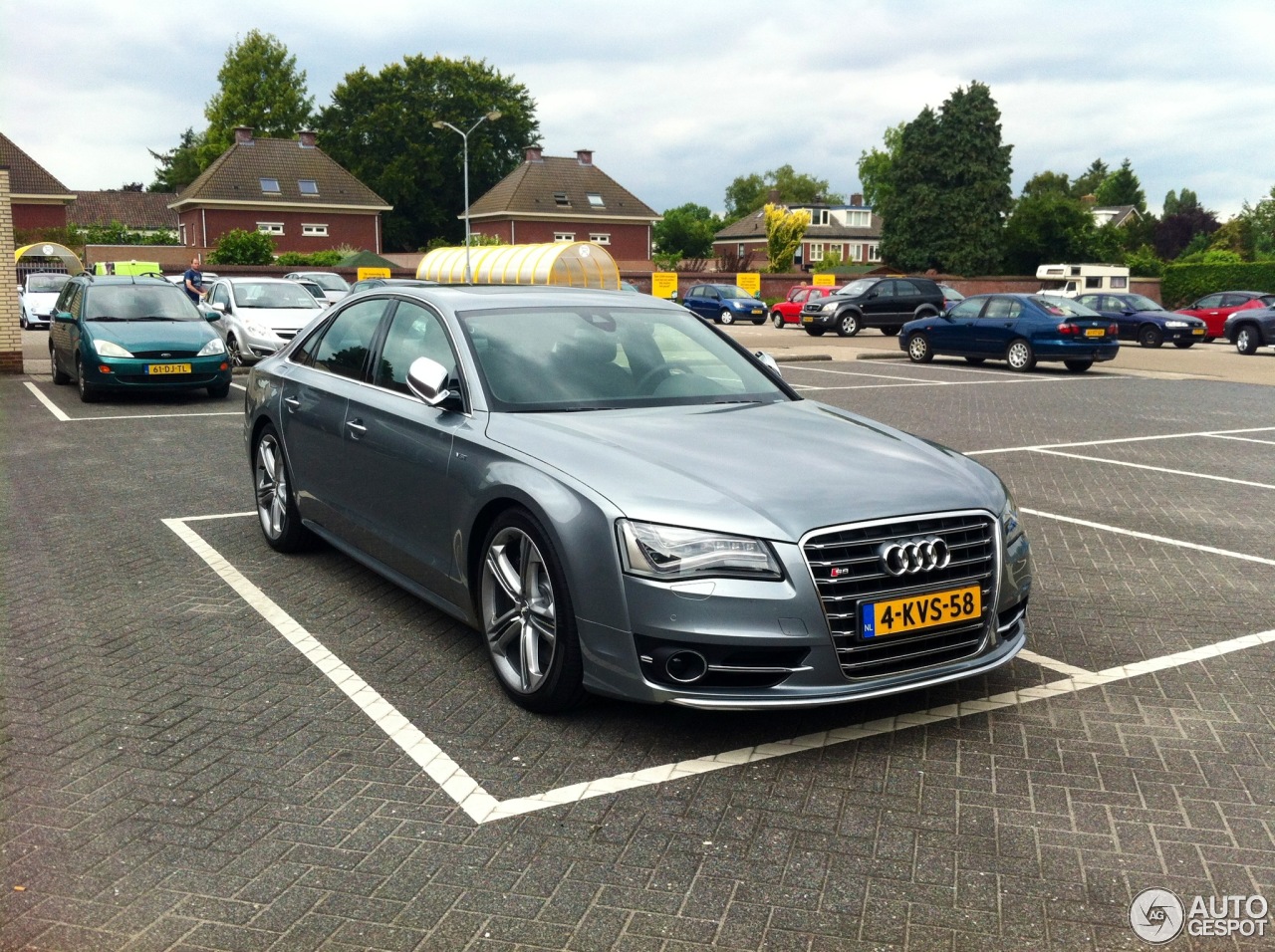 Audi S8 D4