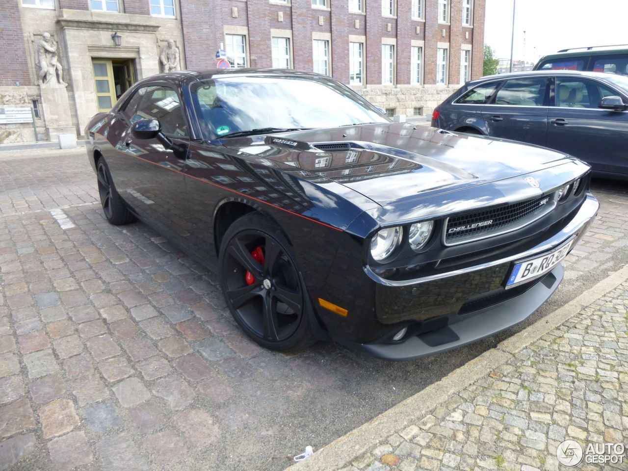 Dodge Challenger SRT-8