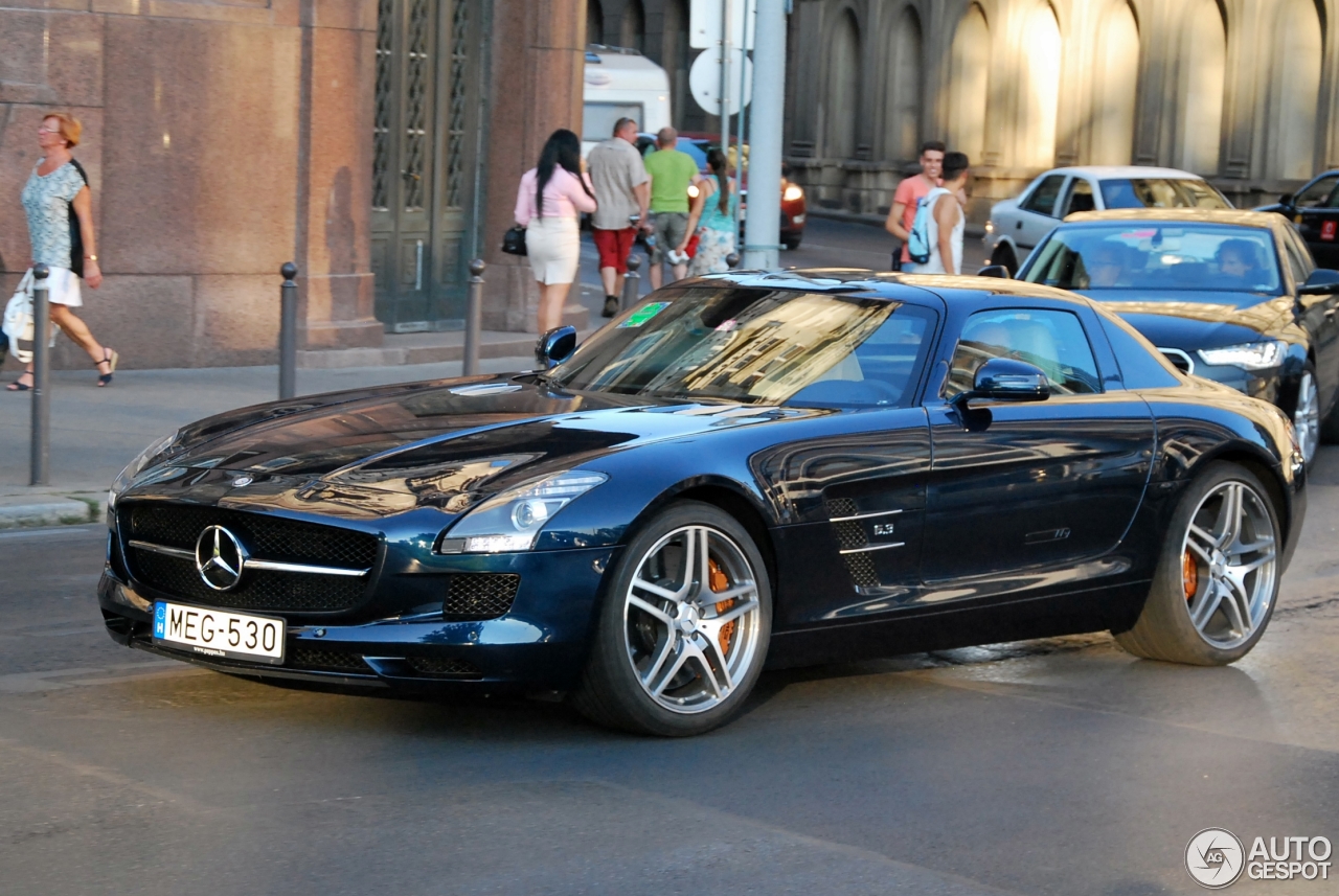 Mercedes-Benz SLS AMG