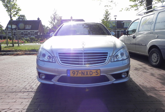 Mercedes-Benz S 63 AMG W221