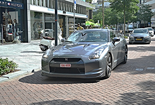 Nissan GT-R