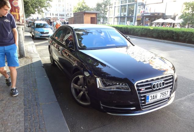 Audi S8 D4