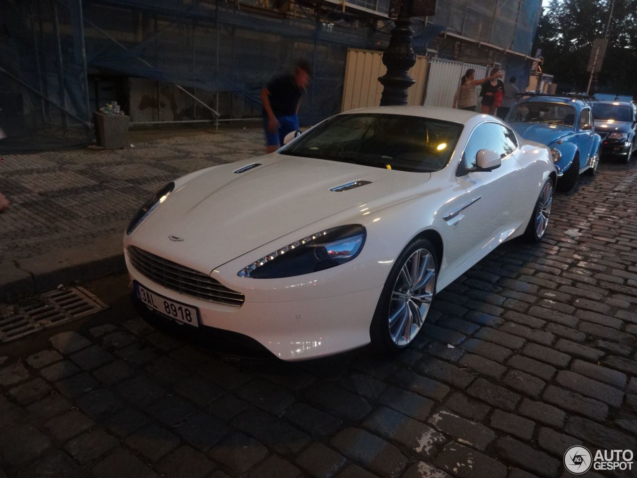 Aston Martin Virage 2011