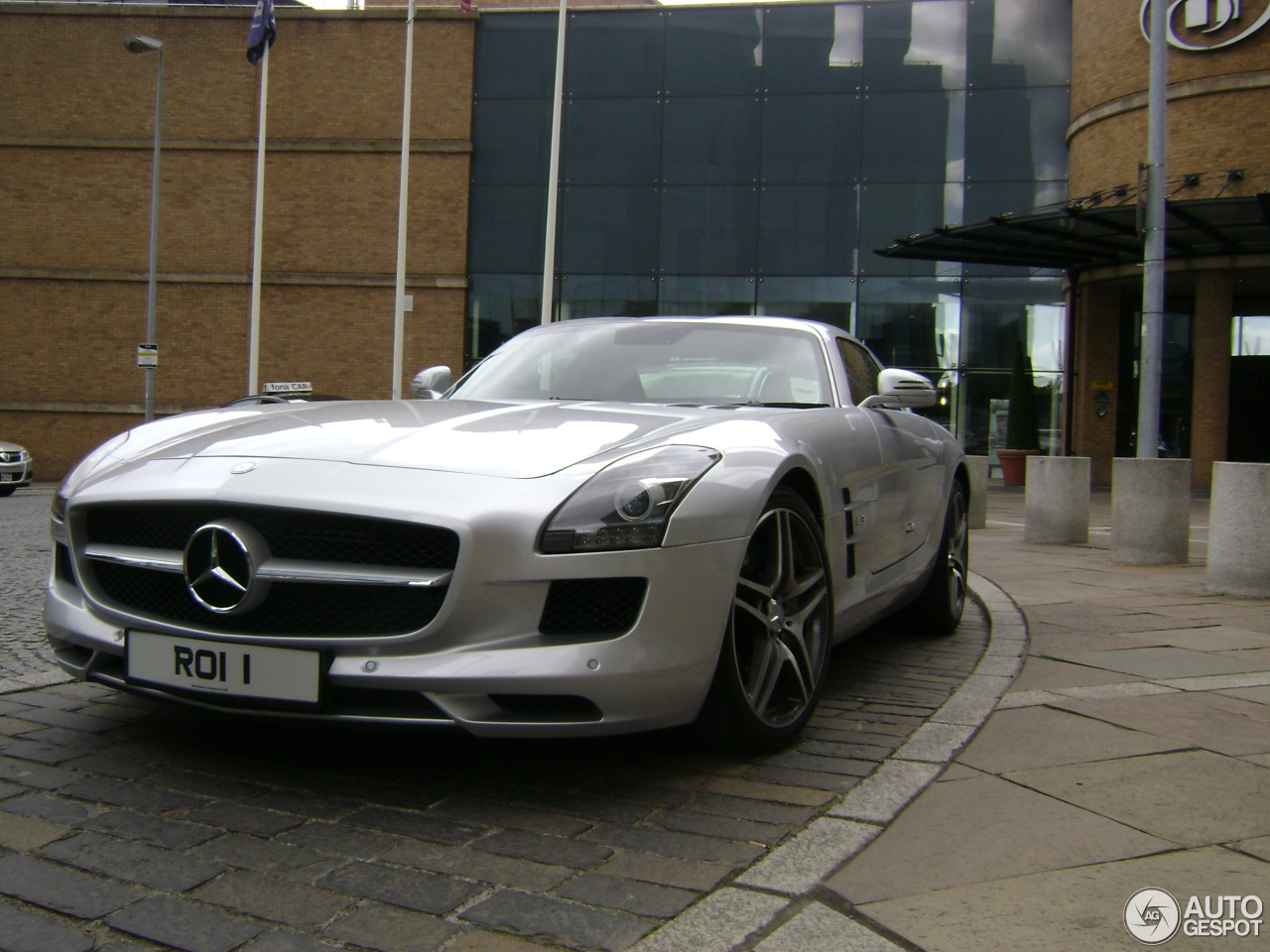 Mercedes-Benz SLS AMG