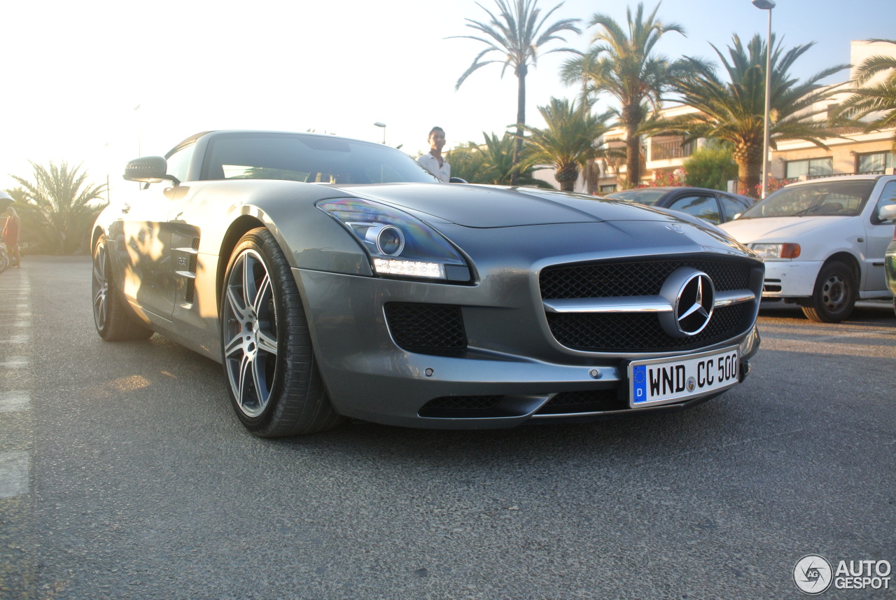 Mercedes-Benz SLS AMG Roadster