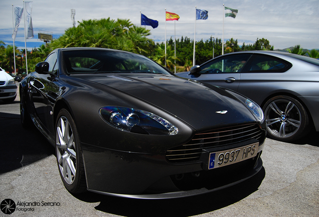 Aston Martin V8 Vantage 2012