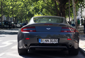 Aston Martin V8 Vantage