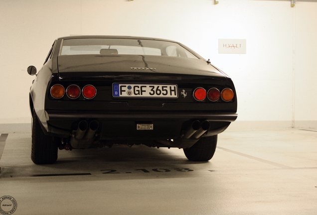 Ferrari 365 GTC/4