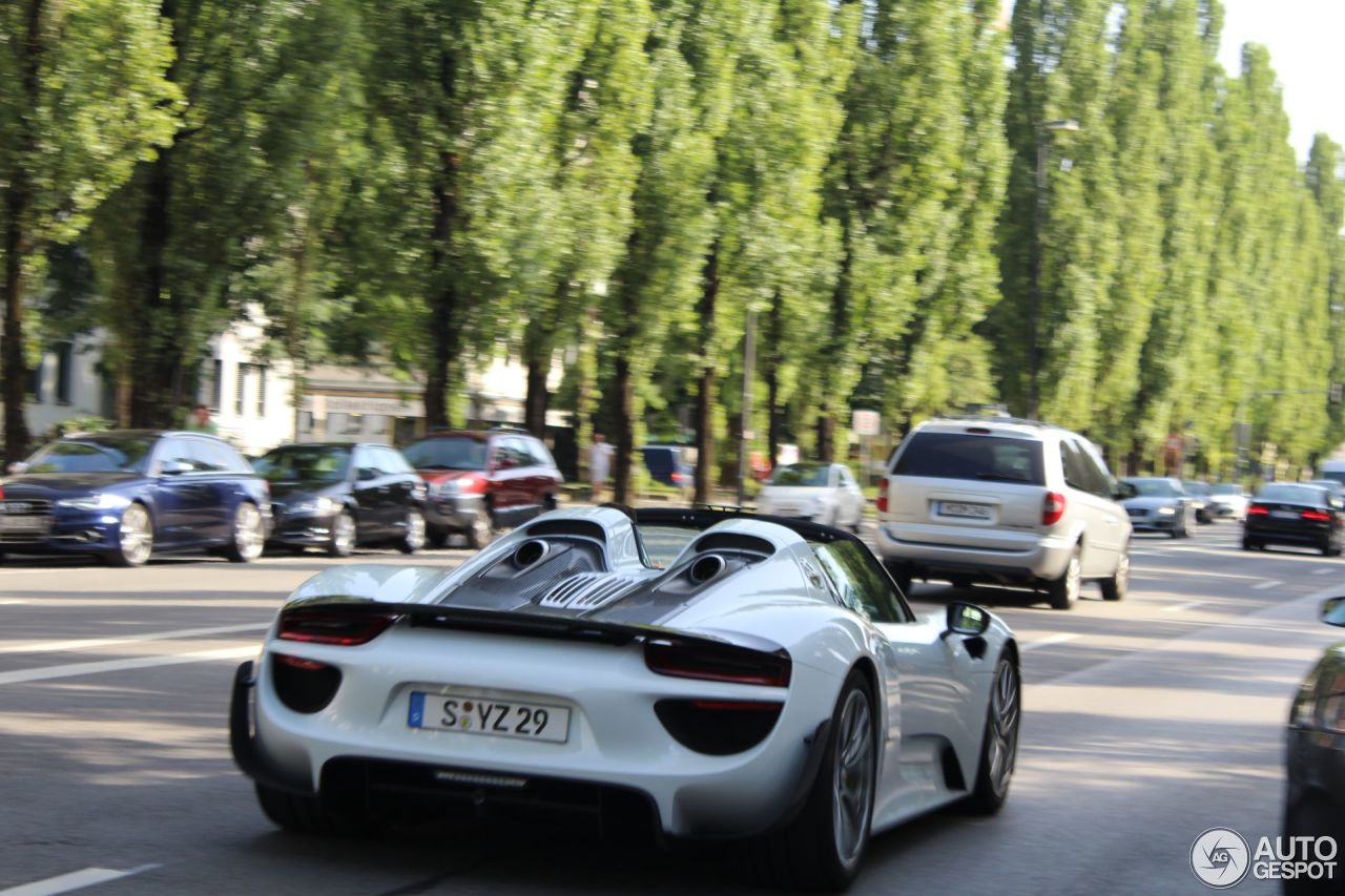 Porsche 918 Spyder Weissach Package