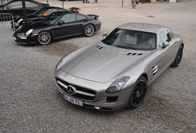 Mercedes-Benz SLS AMG