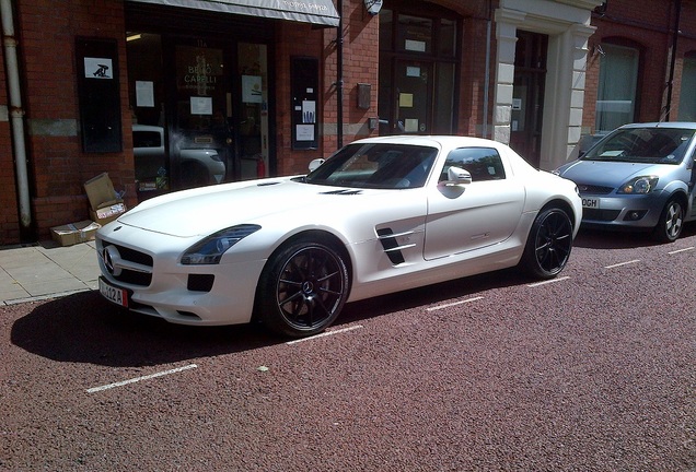 Mercedes-Benz SLS AMG