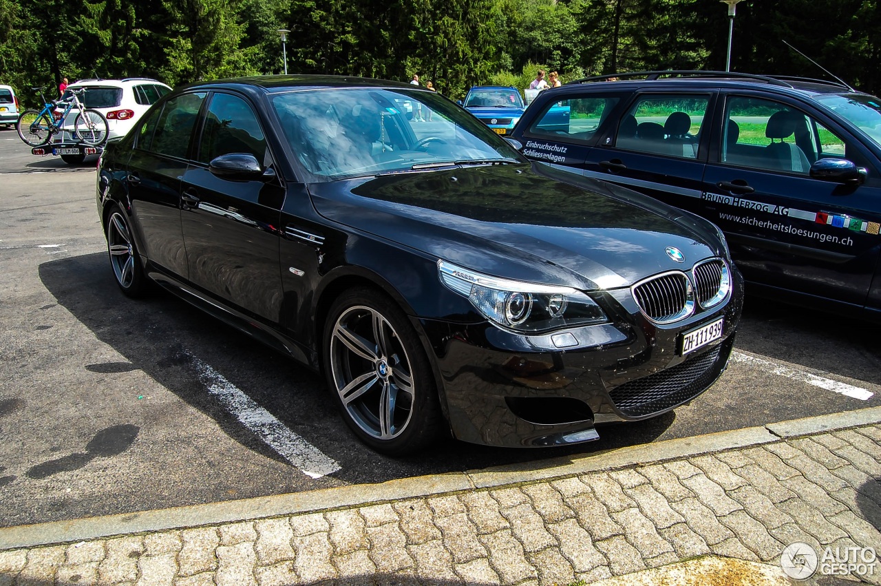 BMW M5 E60 2005