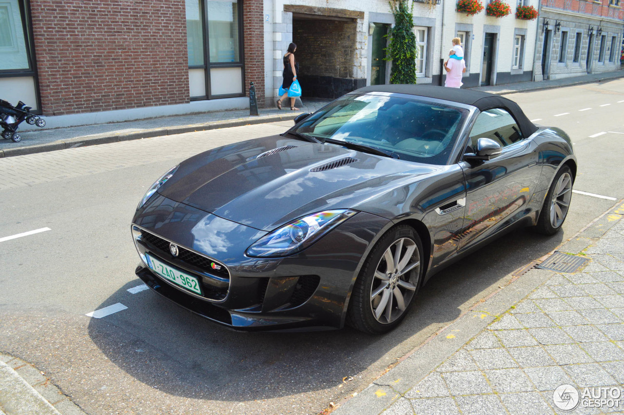 Jaguar F-TYPE S Convertible