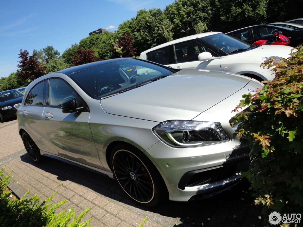 Mercedes-Benz A 45 AMG