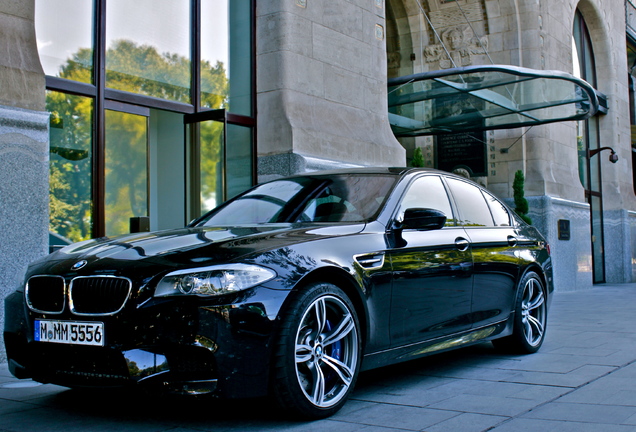 BMW M5 F10 2011