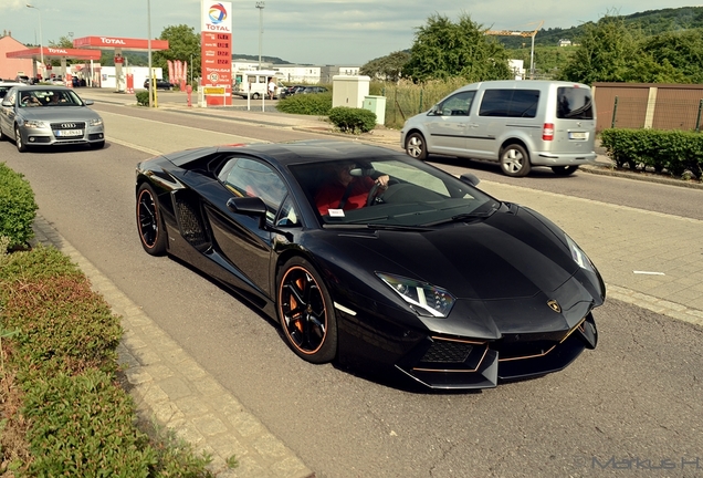 Lamborghini Aventador LP700-4