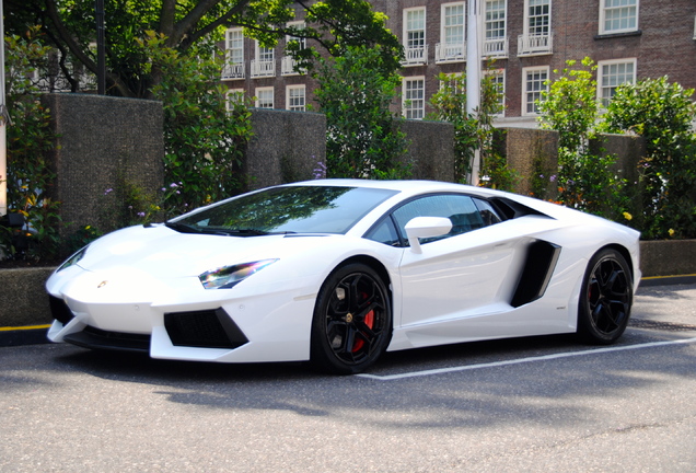 Lamborghini Aventador LP700-4