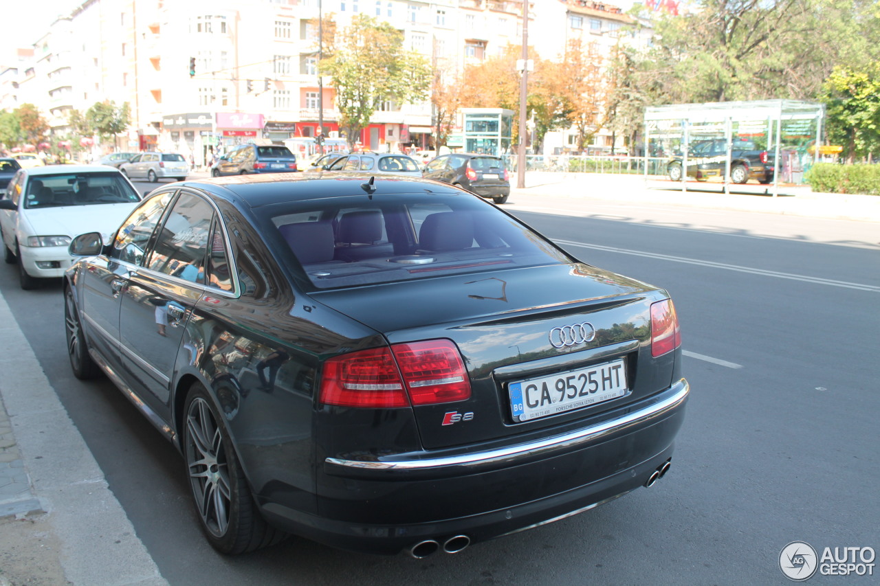 Audi S8 D3