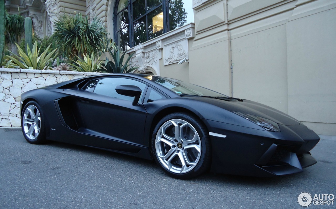 Lamborghini Aventador LP700-4