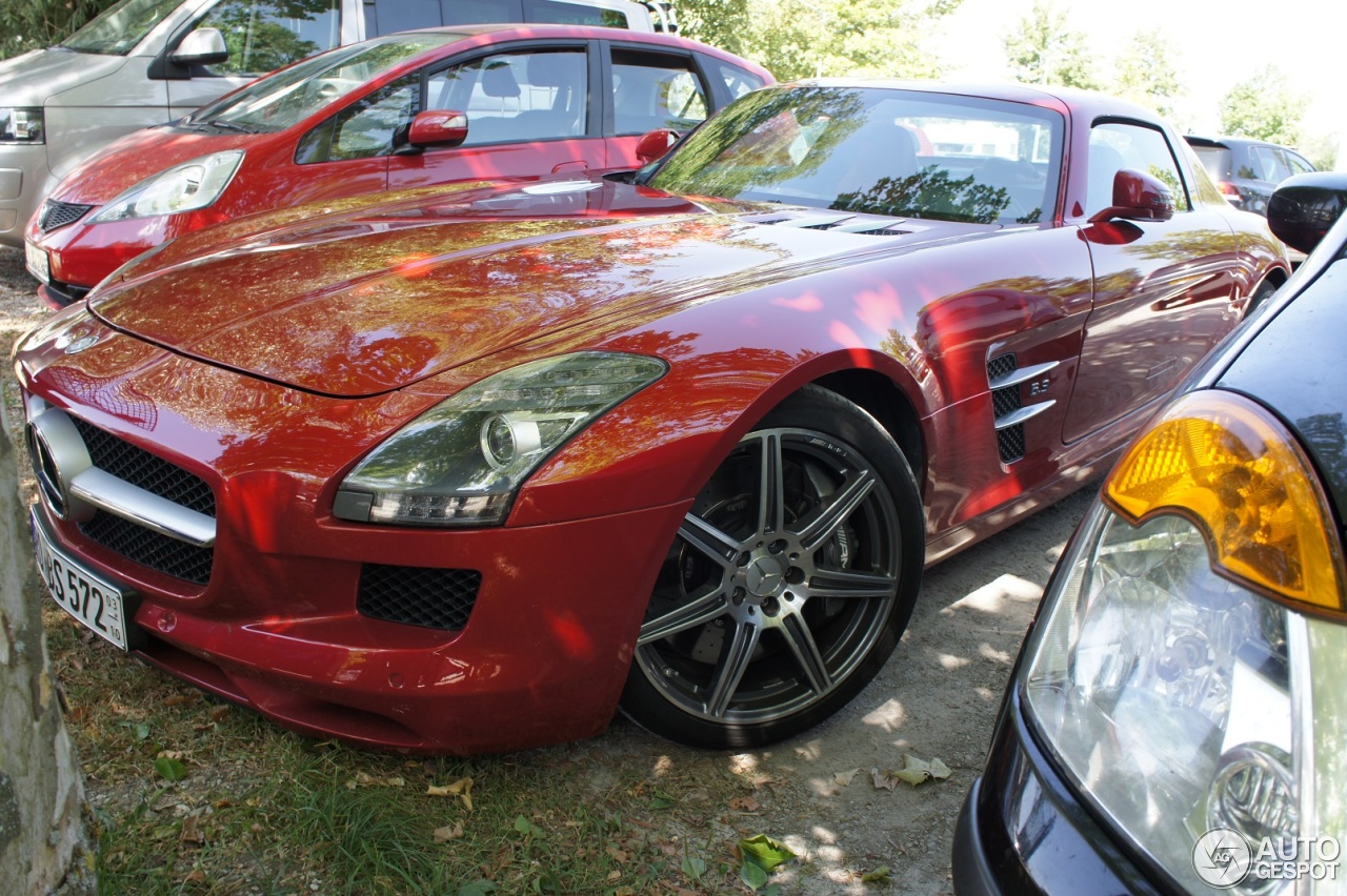 Mercedes-Benz SLS AMG