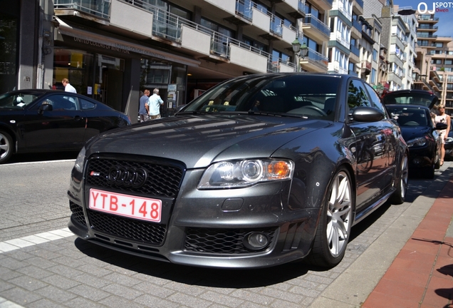 Audi RS4 Sedan