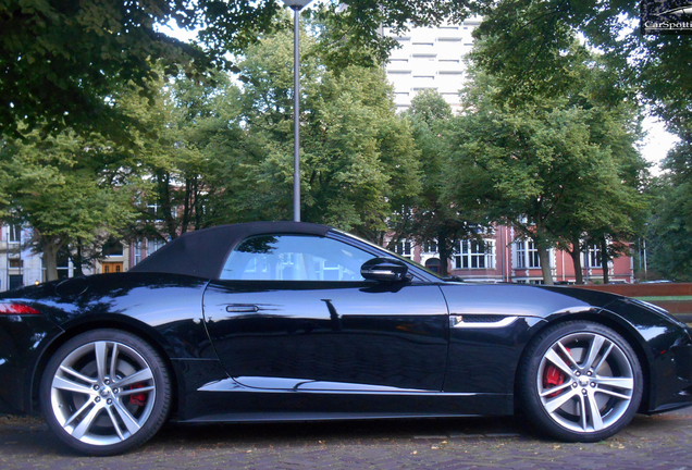 Jaguar F-TYPE S V8 Convertible