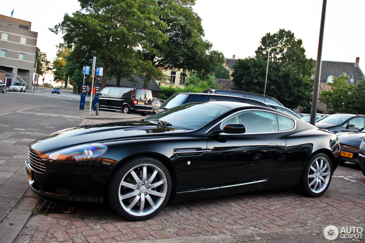 Aston Martin DB9