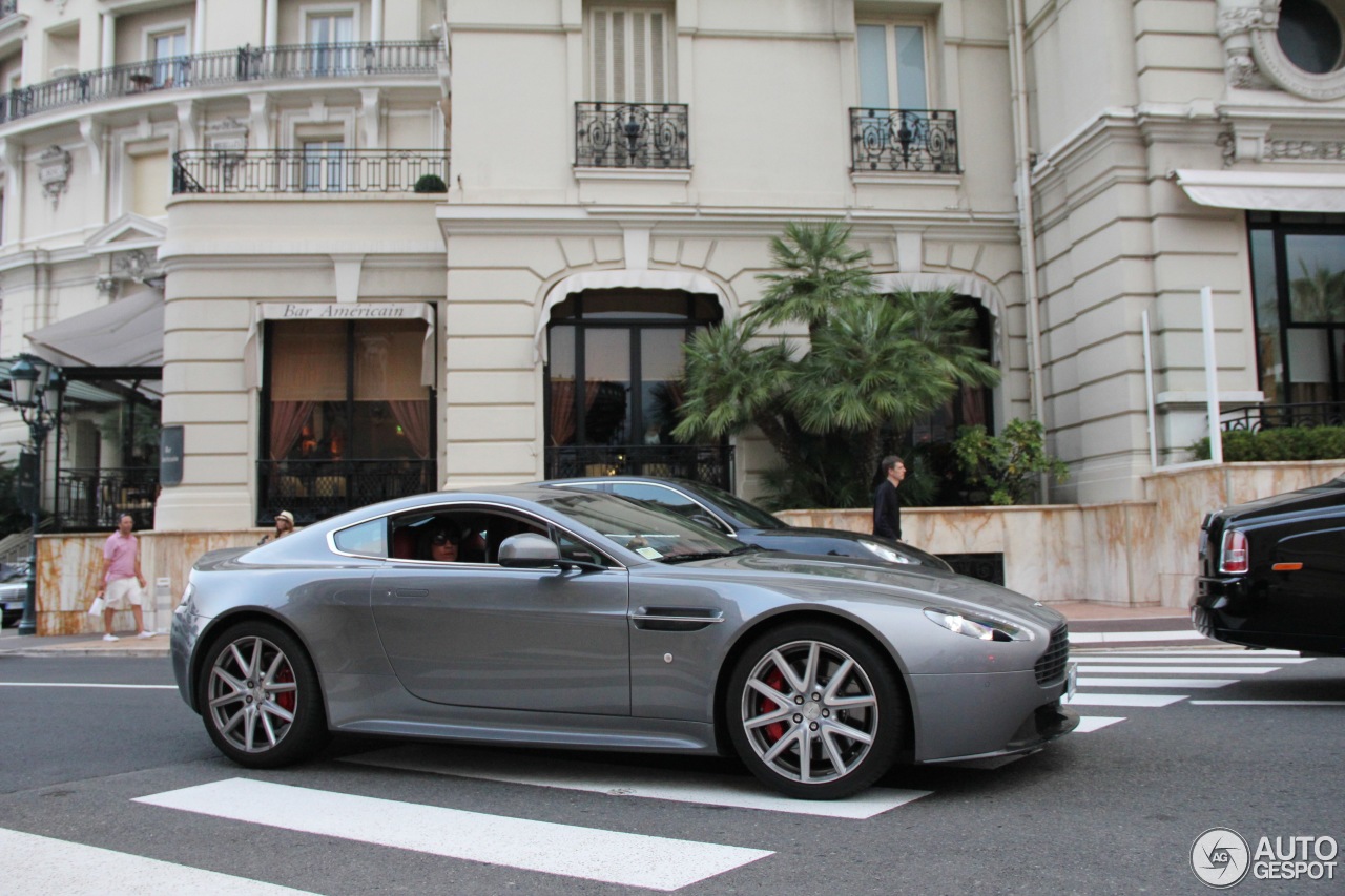 Aston Martin V8 Vantage S