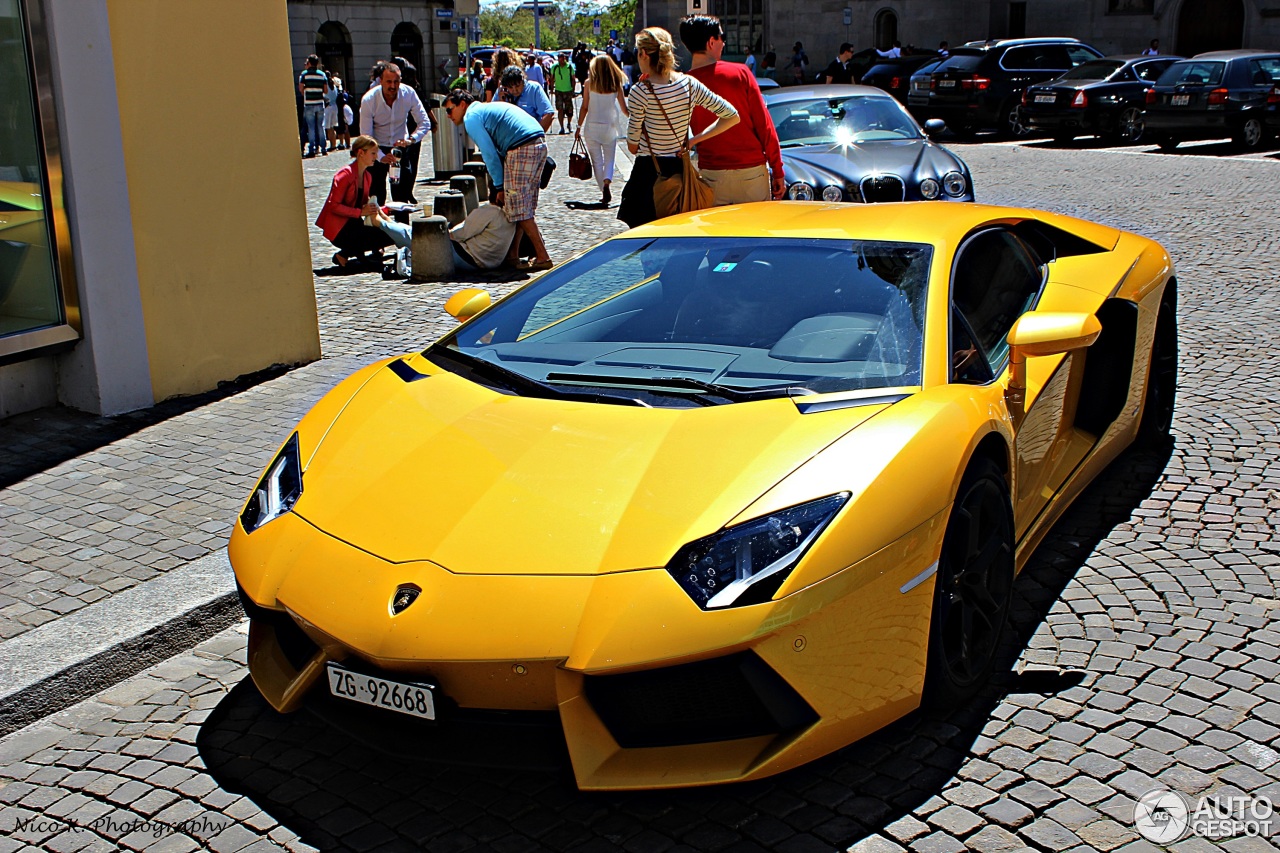 Lamborghini Aventador LP700-4