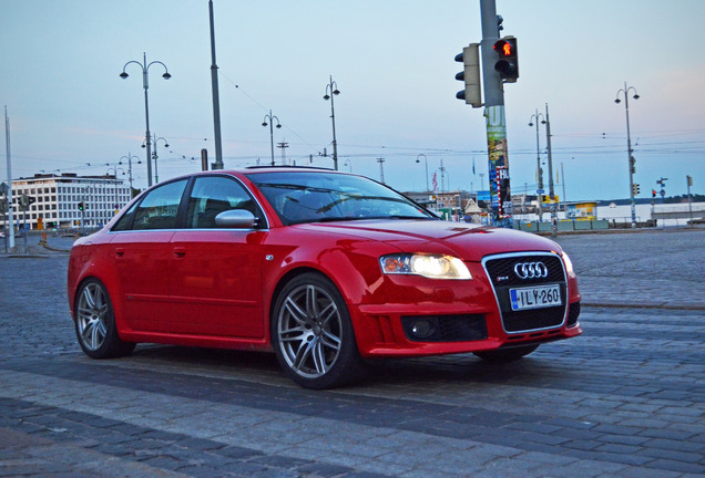 Audi RS4 Sedan