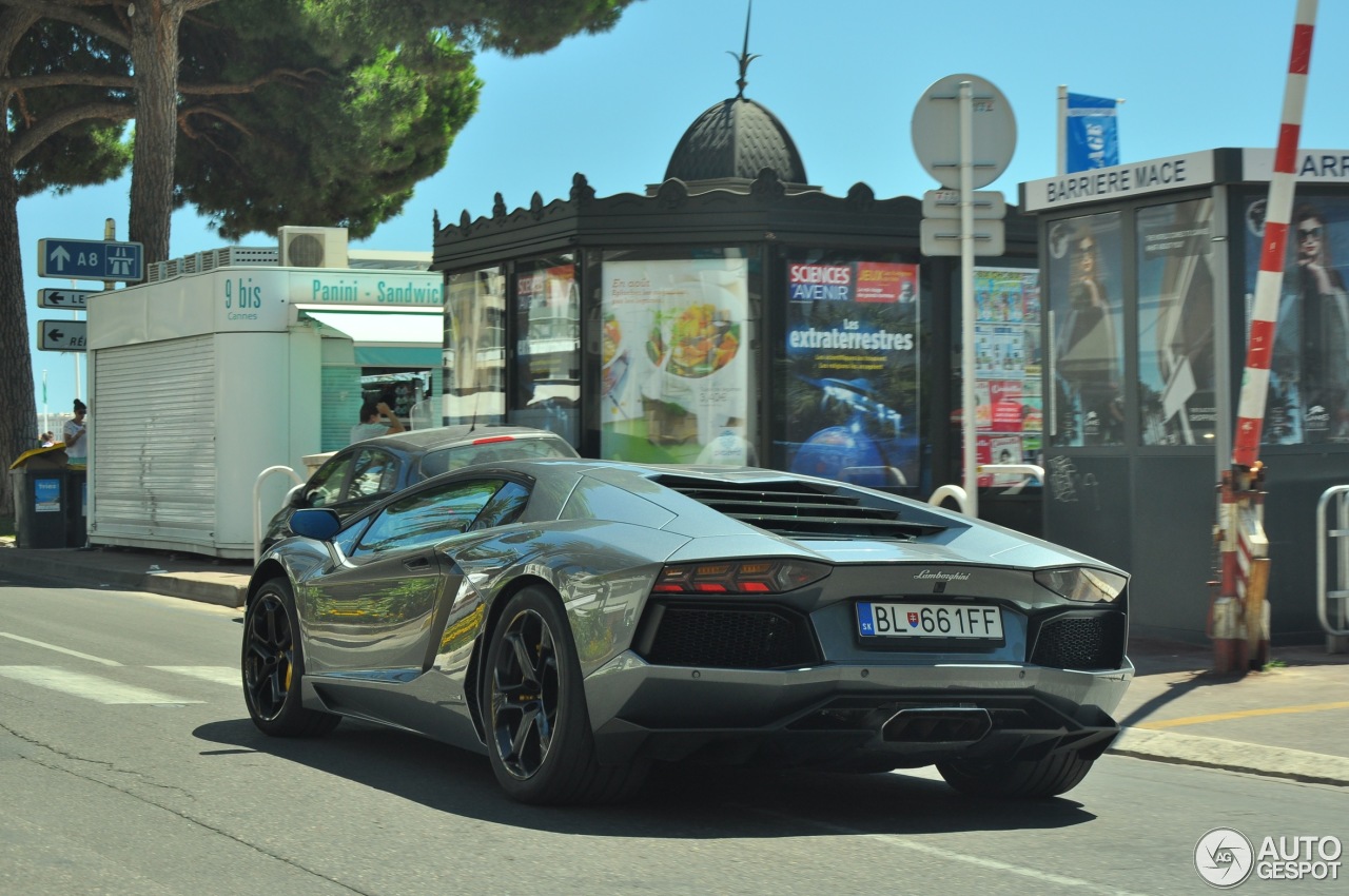 Lamborghini Aventador LP700-4