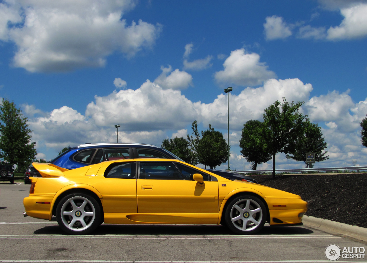 Lotus Esprit V8