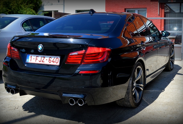 BMW M5 F10 2011