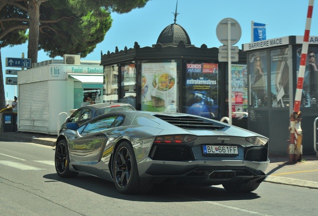 Lamborghini Aventador LP700-4