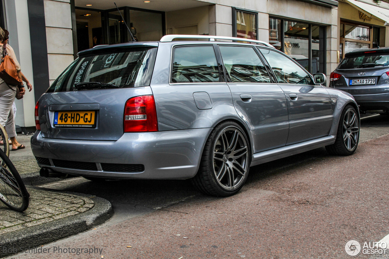 Audi RS4 Avant B5