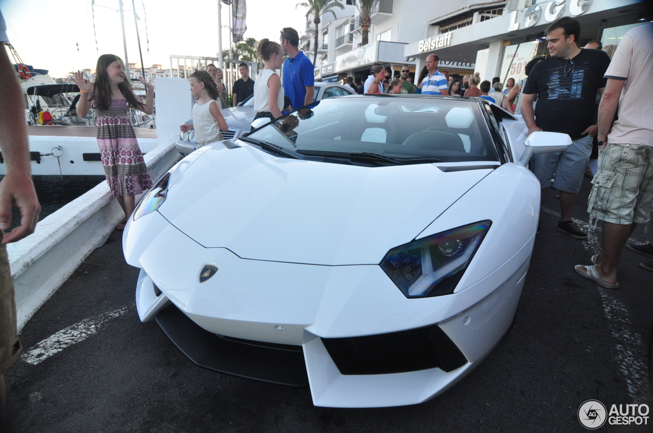 Lamborghini Aventador LP700-4 Roadster