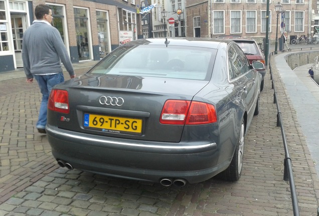 Audi S8 D3