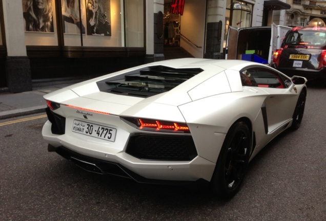 Lamborghini Aventador LP700-4