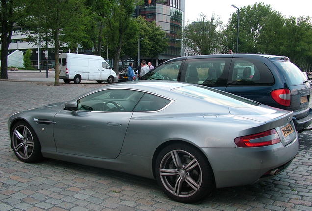 Aston Martin DB9