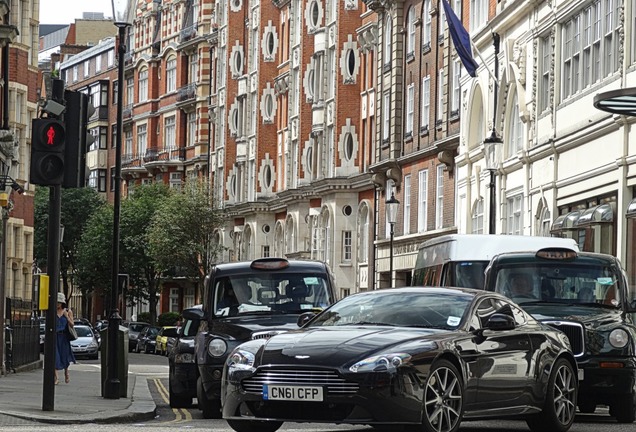 Aston Martin V8 Vantage S