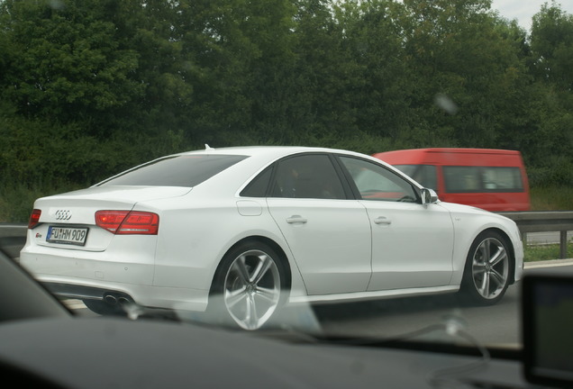 Audi S8 D4