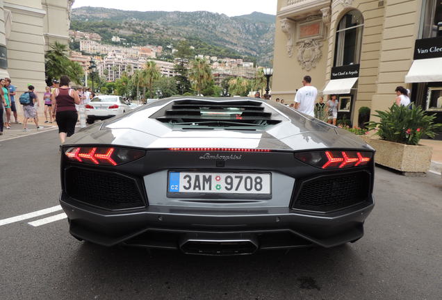 Lamborghini Aventador LP700-4