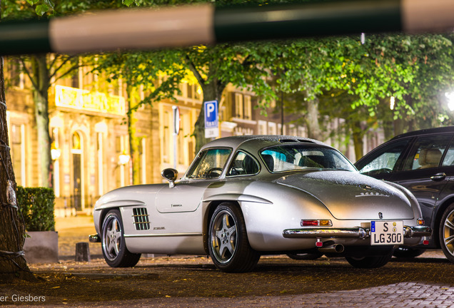 Mercedes-Benz 300 SL Gullwing V8 AMG