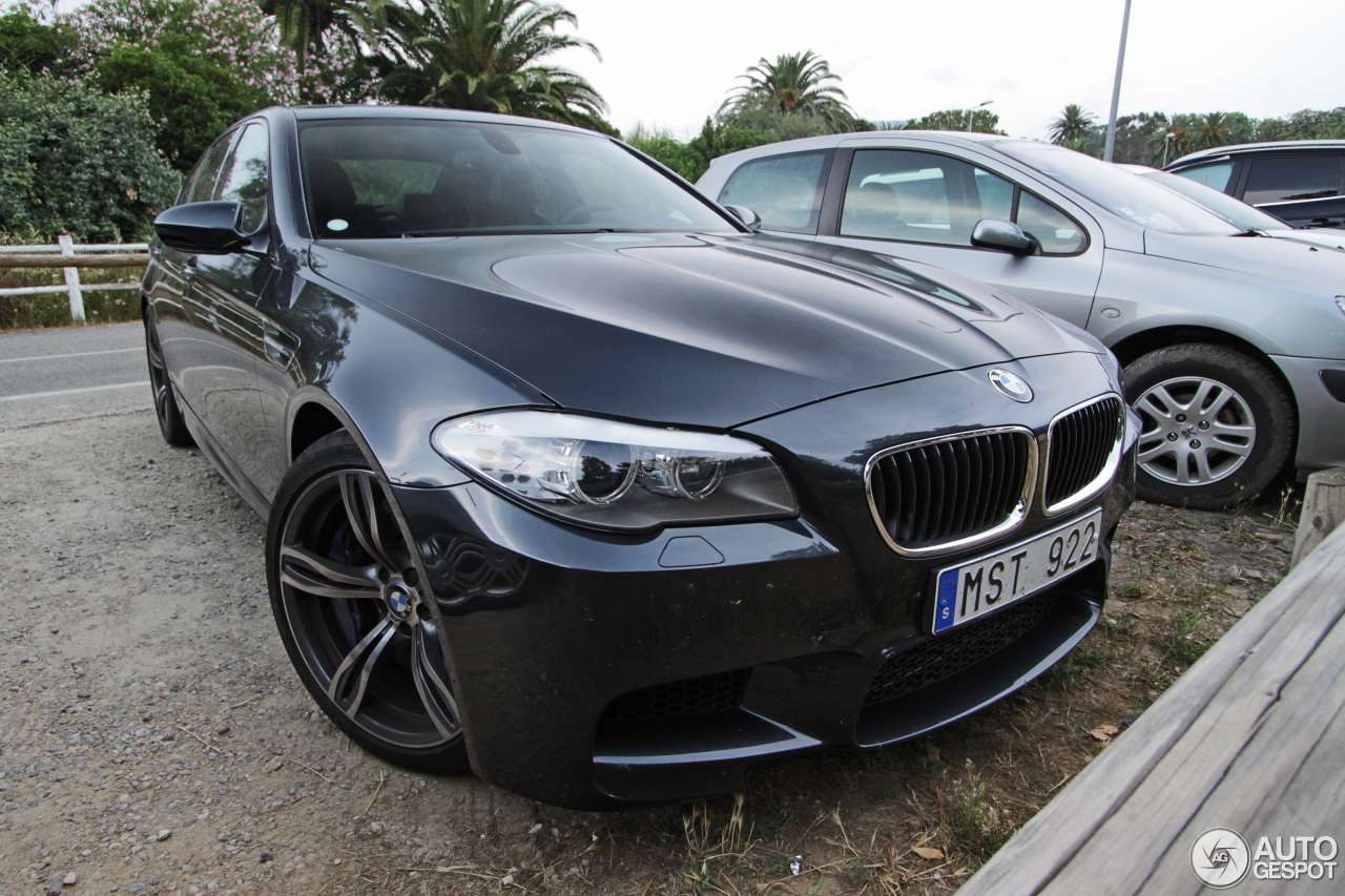 BMW M5 F10 2011